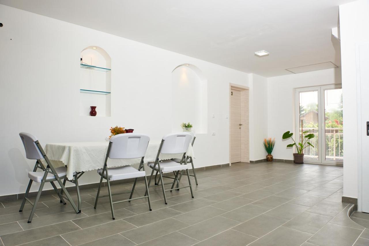 Sakota Family House Apartment Sremska Kamenica Exterior photo